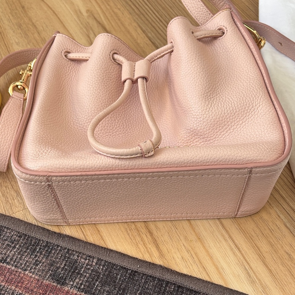 Marc Jacobs Pink Leather Bucket Bag - Picture 2 of 7